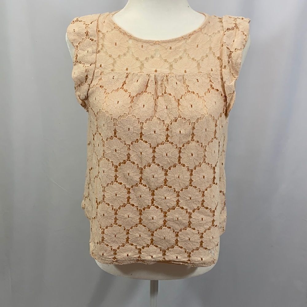 𝅺monteau Lace Trim Flutter Sleeveless Top